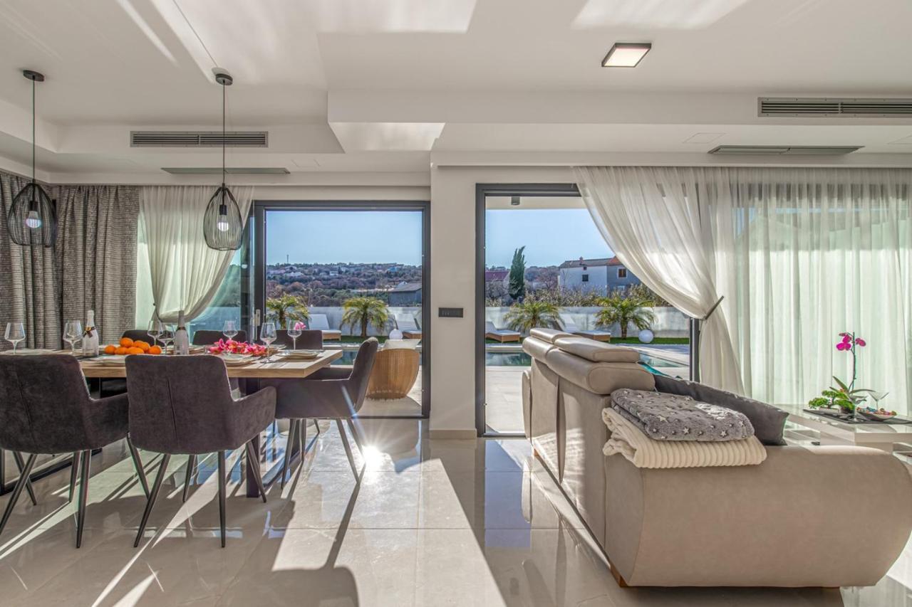 Villa Milly Vrh  エクステリア 写真